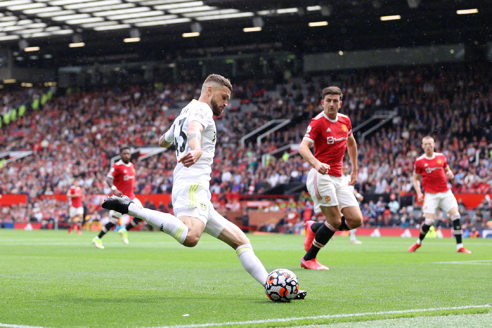 猛烈进攻的 猛烈进攻的