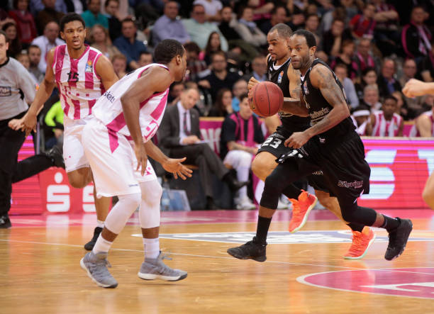 萨利巴在法 萨利巴在法